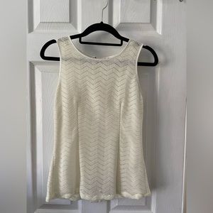 Banana Republic Lace top 0P  cream color in new condition